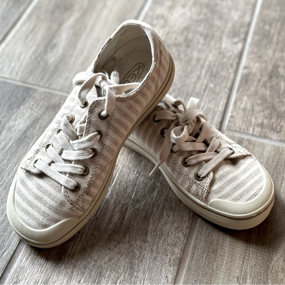 Keen Casual Tennis Shoe